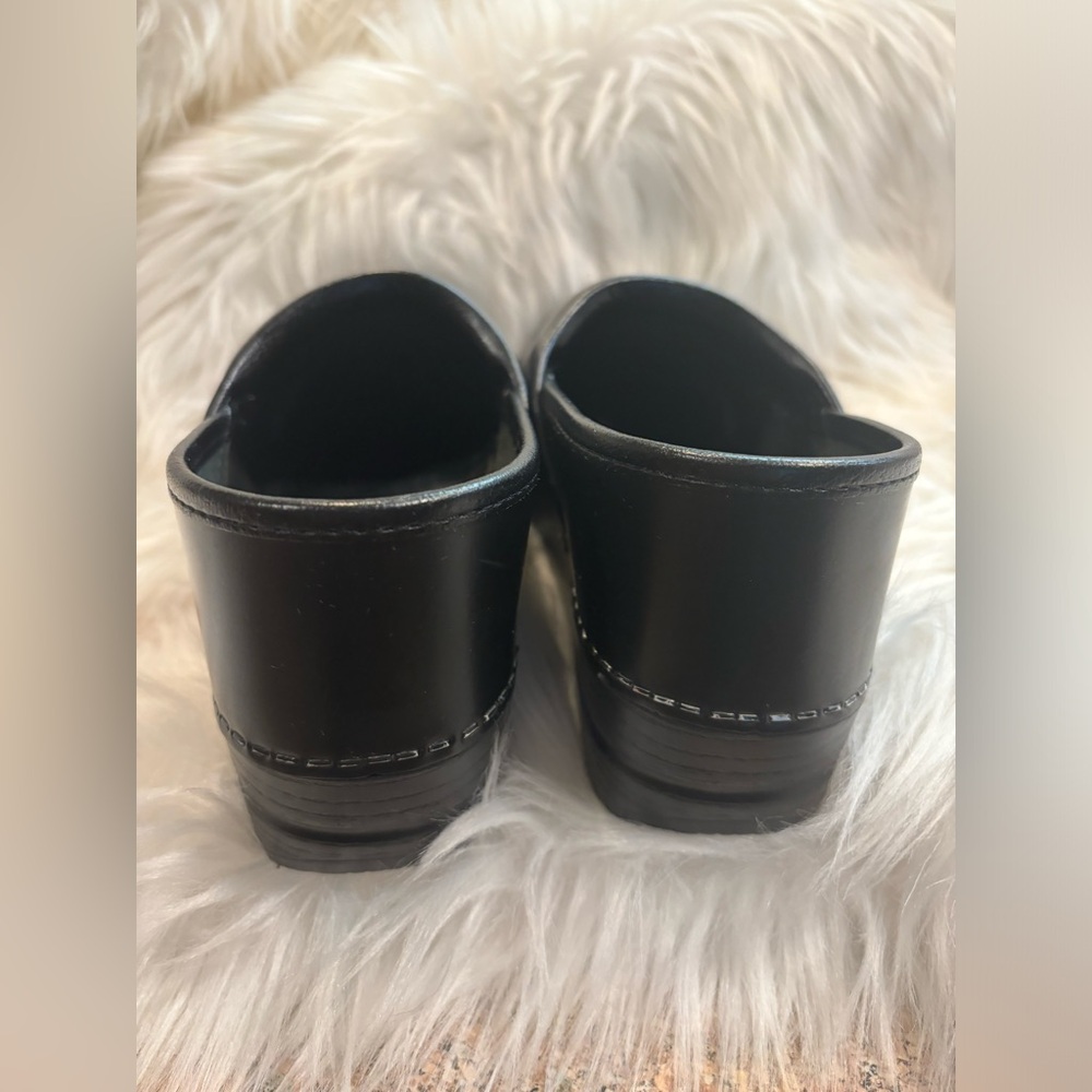 Black Dansko Professional Clogs Euc - image 5